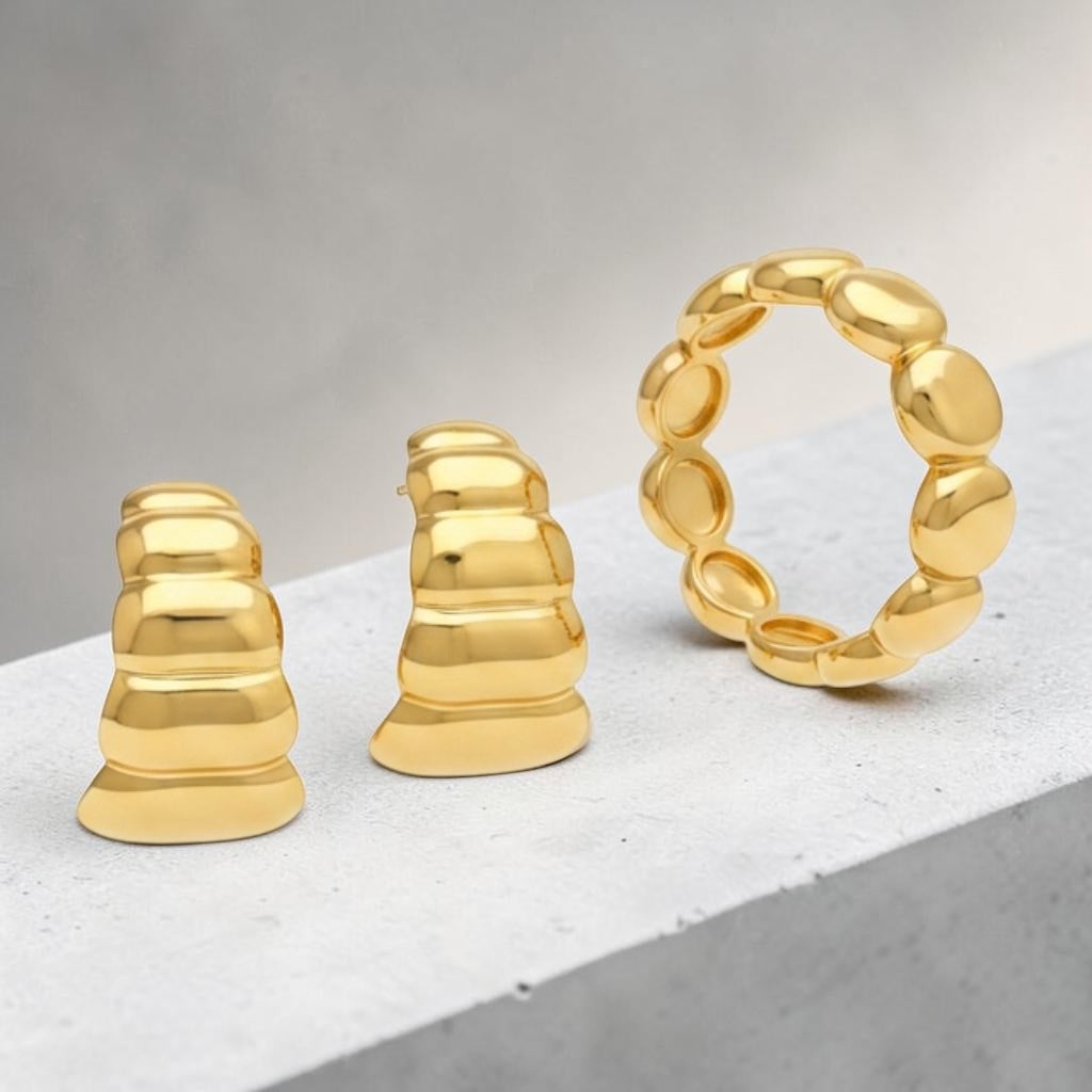 SET DE PENDIENTES Y ANILLO ONDAS DORADAS